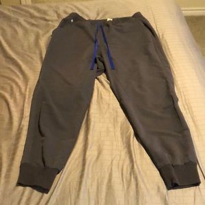 Mens Fig Scrub Jogger in Charcoal - Size Large with Short Length
